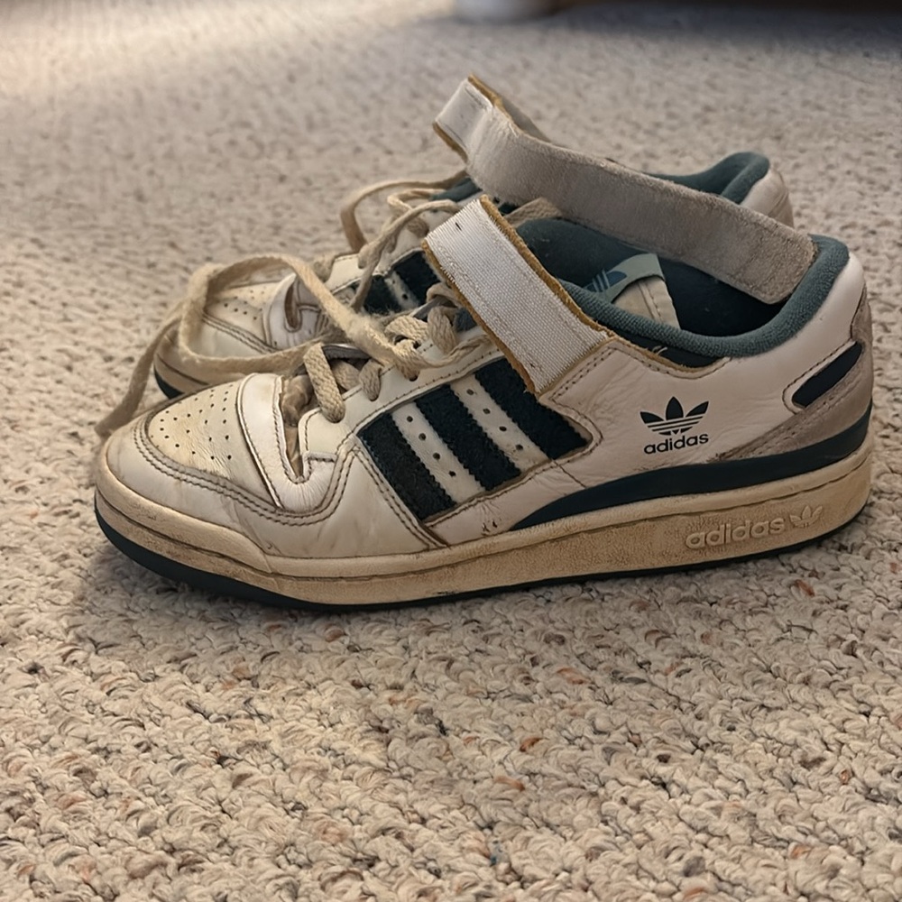 Adidas Sneakers